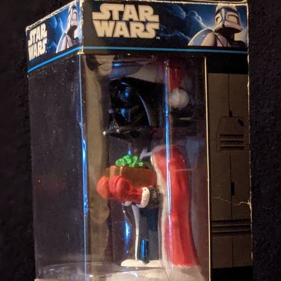 STAR WARS DARTH VADER HOLIDAY EDITION FUNKO POP - Picture 3 of 7